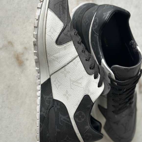Authentic LV Run Away Sneakers - MENS - Picture 4 of 5